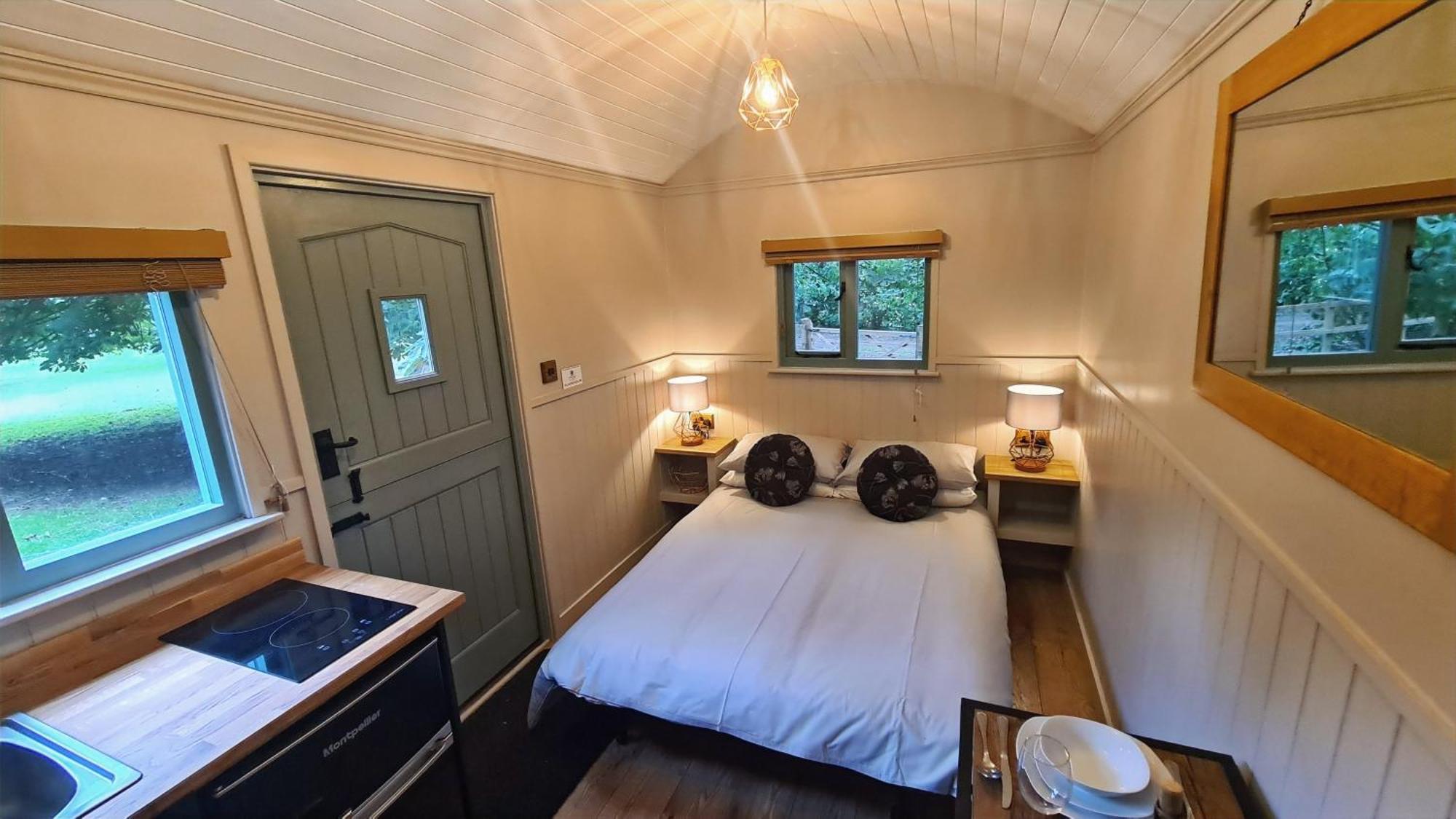 Horsley Hale Farm Glamping Hotel Ely Room photo