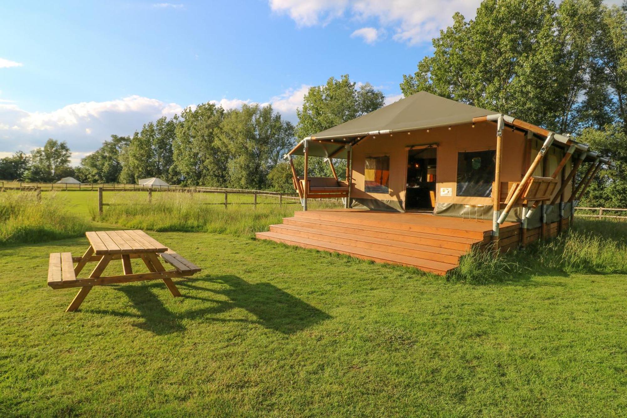 Horsley Hale Farm Glamping Hotel Ely Room photo